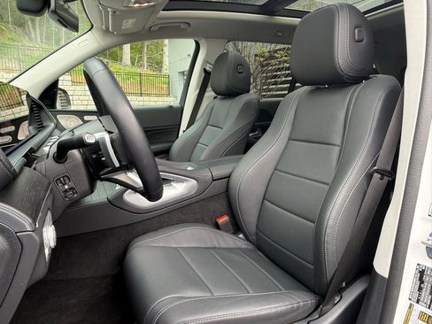 Used 2026 Mercedes-Benz GLS 450 4MATIC image 17