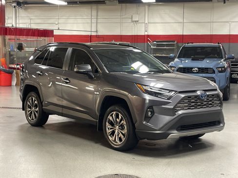 Used 2024 Toyota RAV4 Limited AWD/4WD image 2