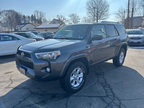Used 2015 Toyota 4Runner SR5 AWD/4WD image 1