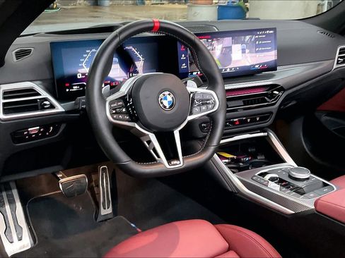 Used 2025 BMW 440i xDrive Convertible w/ Premium Package image 16