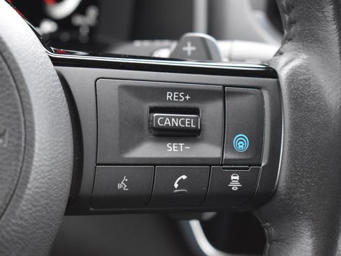 Used 2023 Nissan Rogue Platinum w/ Platinum Premium Package image 8