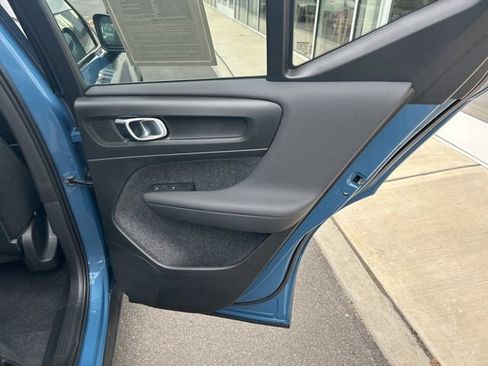 Certified 2025 Volvo XC40 B5 Plus image 12