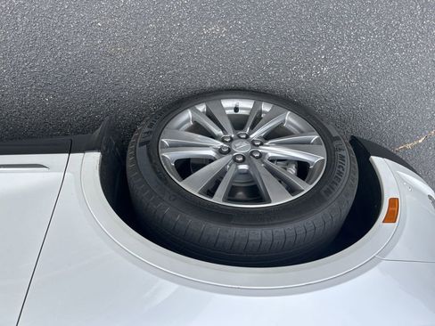 Used 2023 Cadillac XT5 Premium Luxury w/ Technology Package image 15