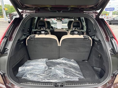 Certified 2025 Volvo XC90 B5 Core w/ Climate Package AWD/4WD image 39