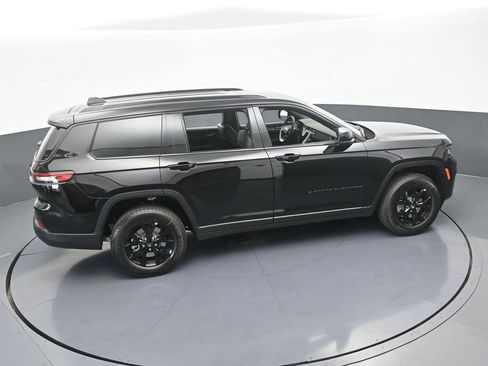 New 2025 Jeep Grand Cherokee L Altitude image 42