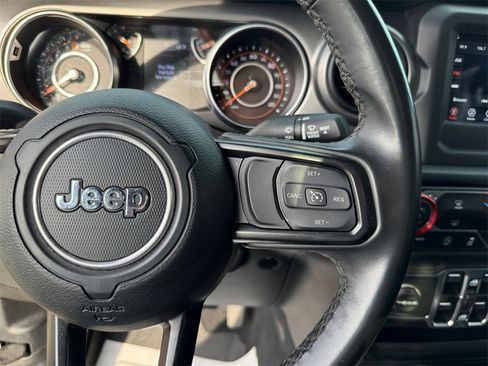 Used 2022 Jeep Gladiator Willys image 20