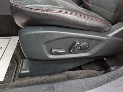 Used 2018 Ford Explorer XLT w/ Equipment Group 202A image 11