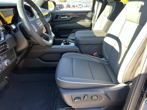 New 2026 GMC Yukon XL Elevation image 18