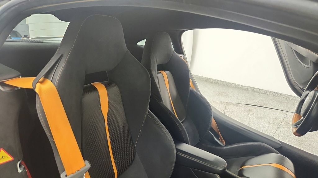 Used 2016 McLaren 570S Coupe RWD image 41