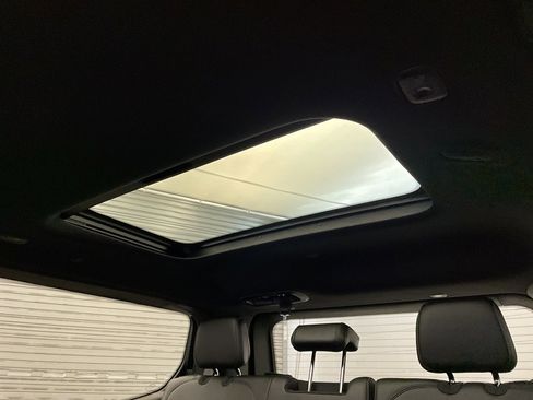 New 2025 Jeep Wagoneer Series III w/ Quick Order Package 25C Super image 22