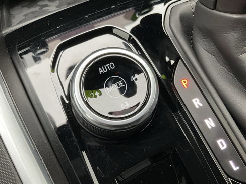 Used 2024 Chevrolet Colorado Trail Boss w/ Advanced Trailering Package image 18