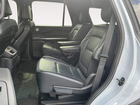 Certified 2025 Lincoln Navigator Reserve w/ Jet Appearance Package AWD/4WD image 13