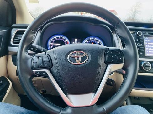 Used 2016 Toyota Highlander Limited Platinum image 36