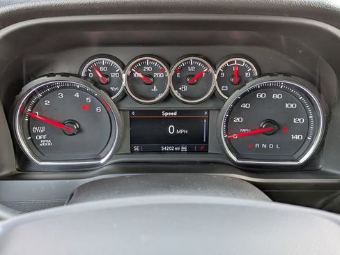 Used 2022 Chevrolet Silverado 1500 LT Trail Boss w/ LPO, Dark Essentials Package AWD/4WD image 11