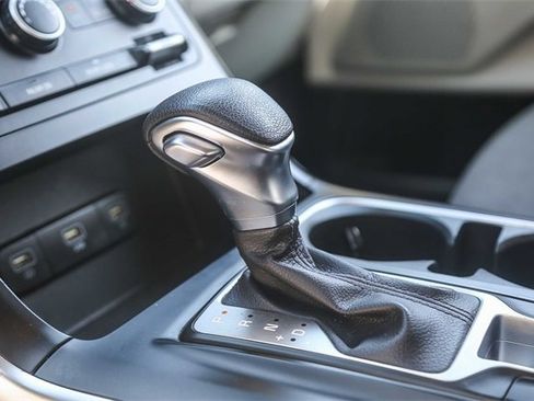 Certified 2022 Kia Carnival LX image 24