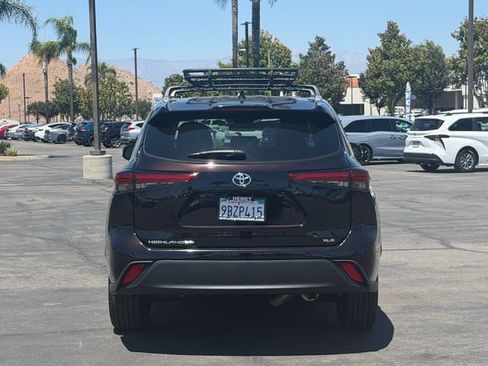 Used 2022 Toyota Highlander XLE FWD image 7