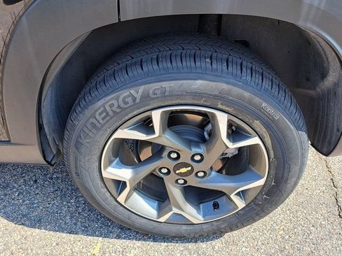 Used 2025 Chevrolet Trax LT w/ LT Convenience Package FWD image 28