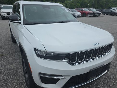 Used 2022 Jeep Grand Cherokee Limited 4xe AWD/4WD image 3