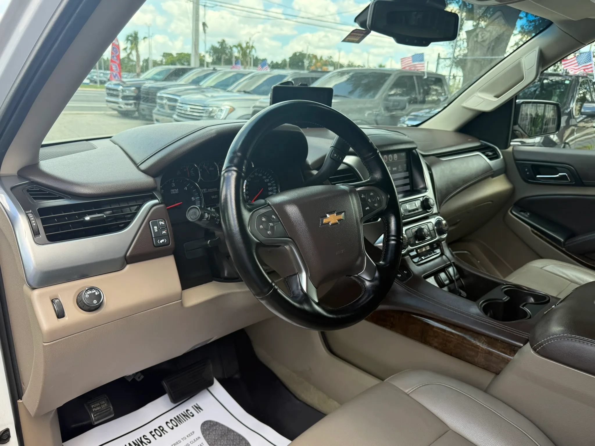 Used 2016 Chevrolet Suburban LT RWD image 11