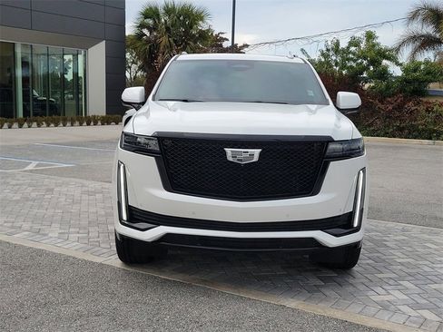 Used 2024 Cadillac Escalade Sport Platinum w/ LPO, ONYX Package image 8