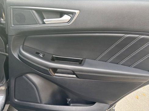 Used 2020 Ford Edge ST image 27