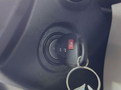 Used 2024 Toyota Corolla Cross L image 23