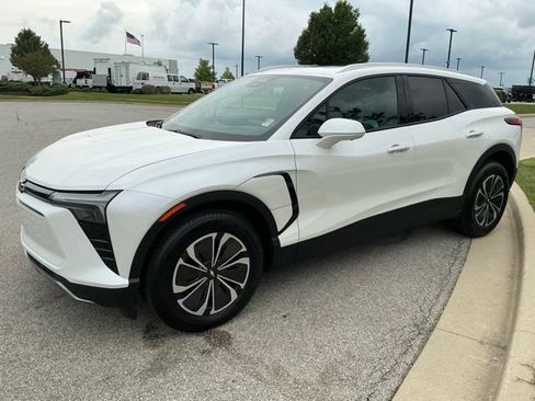 Used 2024 Chevrolet Blazer EV LT AWD/4WD image 3