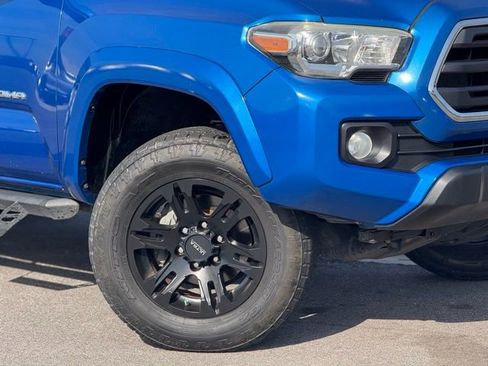 Used 2018 Toyota Tacoma SR5 image 2