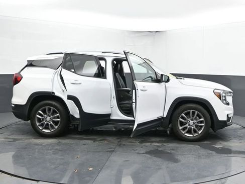 Used 2023 GMC Terrain SLT image 58