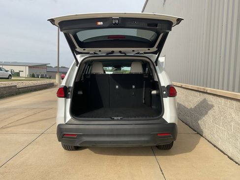 Used 2025 Toyota Grand Highlander AWD image 23