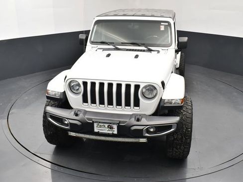 Used 2019 Jeep Wrangler Unlimited Sahara image 14