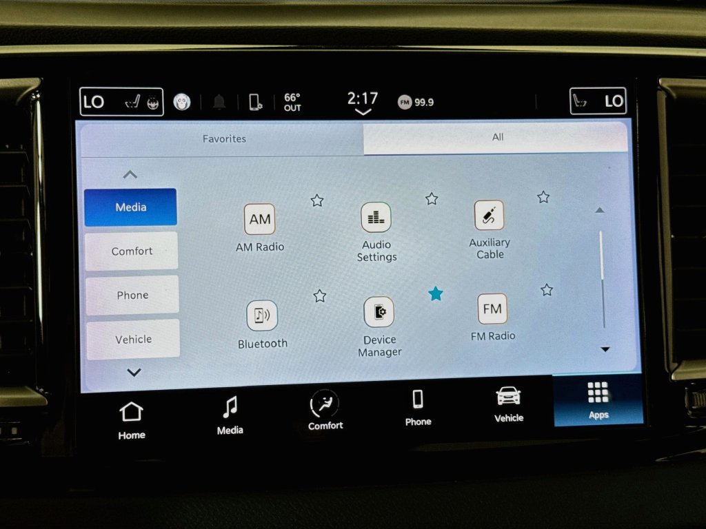 Used 2024 Chrysler Pacifica Touring-L FWD image 33