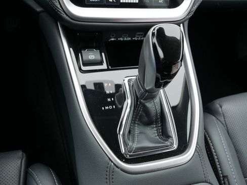 Certified 2025 Subaru Outback Limited image 24