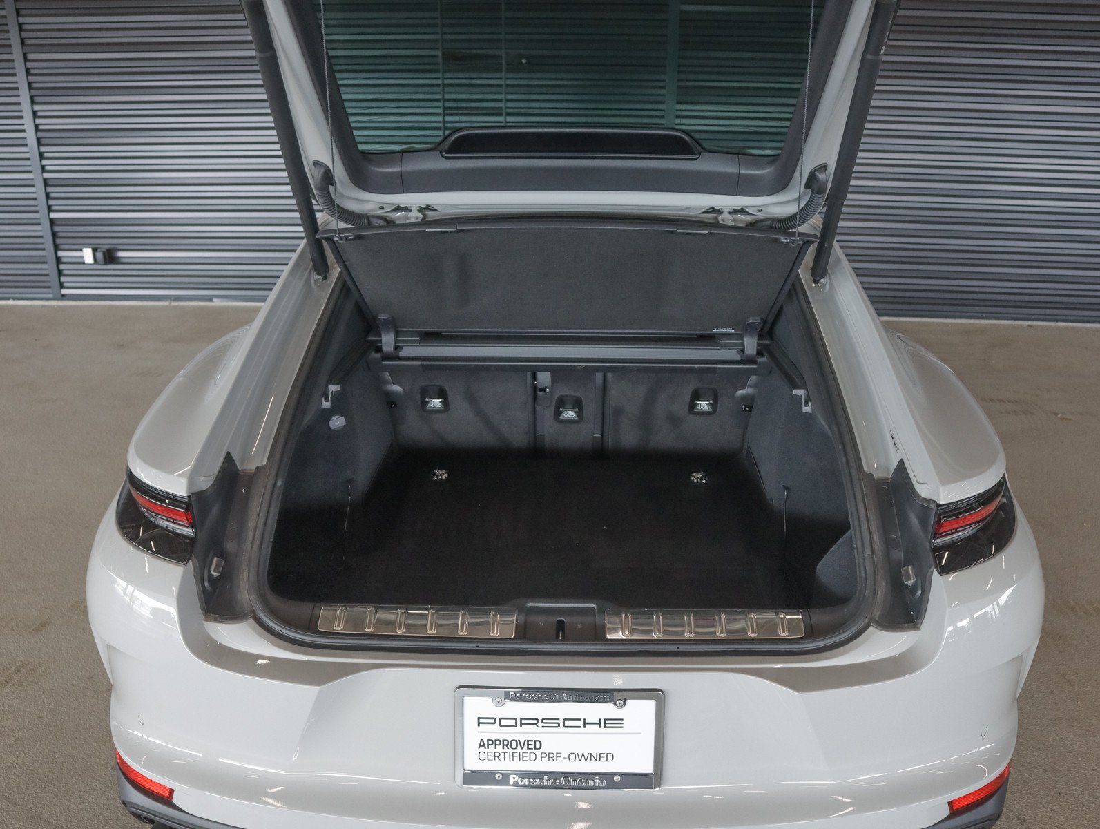 Certified 2024 Porsche Panamera RWD image 28
