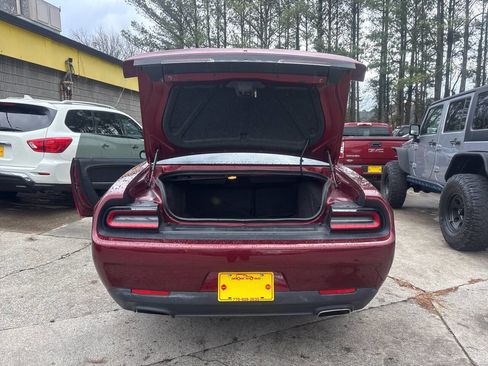 Used 2019 Dodge Challenger SXT image 14