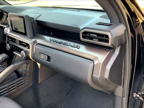 Used 2024 Toyota Tacoma TRD Off-Road image 18