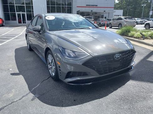 Used 2022 Hyundai Sonata SEL FWD image 2