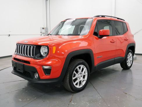 Used 2021 Jeep Renegade Latitude AWD/4WD image 3