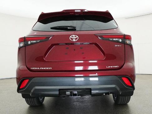 New 2026 Toyota Highlander Limited image 2