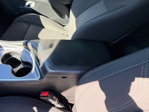 Used 2019 Dodge Challenger SXT image 14