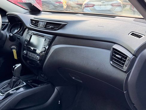 Used 2020 Nissan Rogue Sport S w/ Appearance Package image 4