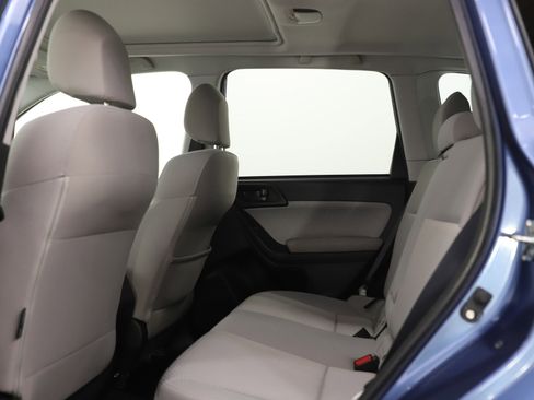 Used 2018 Subaru Forester 2.5i Premium w/ All-Weather Package image 17