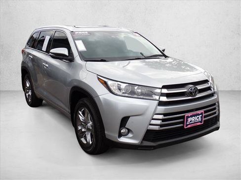 Used 2018 Toyota Highlander Limited Platinum AWD/4WD image 6
