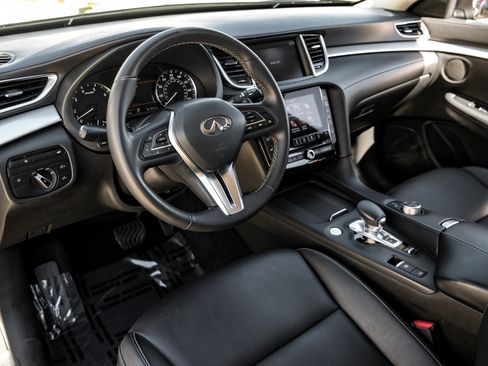 Used 2020 INFINITI QX50 Luxe image 2