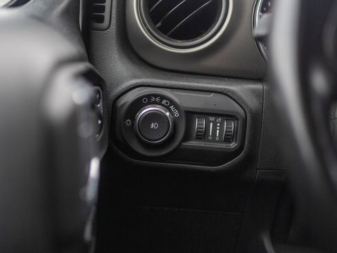 Used 2021 Jeep Wrangler Unlimited Sport image 29