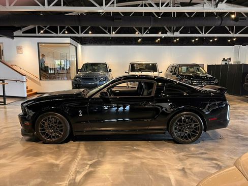 Used 2013 Ford Mustang Shelby GT500 image 2