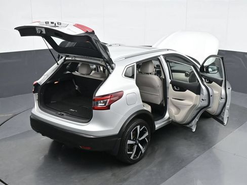 Used 2021 Nissan Rogue Sport SL w/ Premium Package AWD/4WD image 39