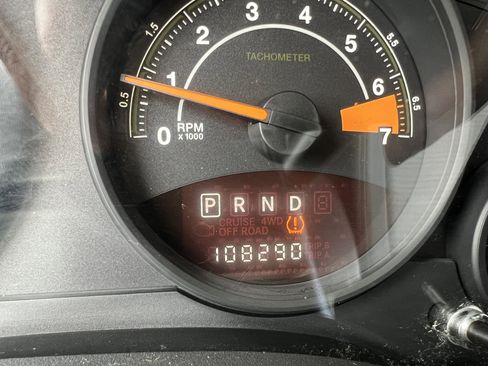 Used 2014 Jeep Compass Sport w/ Power Value Group FWD image 30