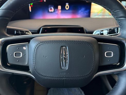Used 2024 Lincoln Nautilus Premier image 14