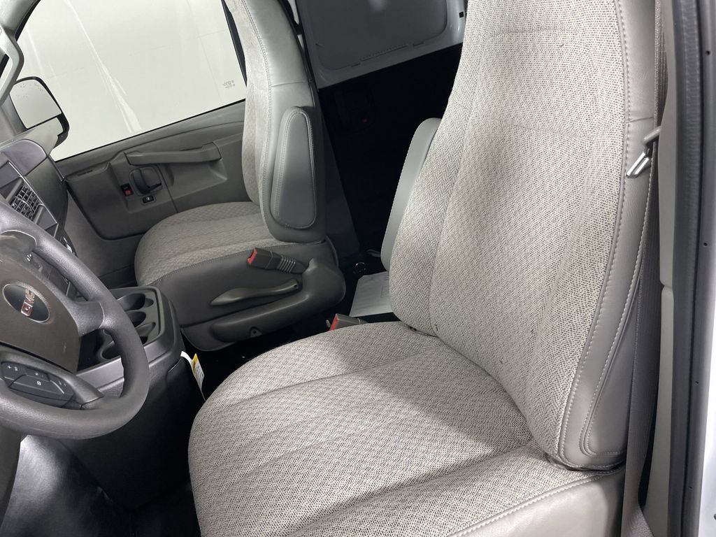 New 2025 GMC Savana 2500 Extended w/ Driver Convenience Package RWD image 18